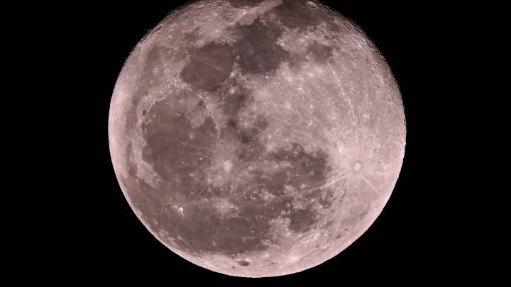 A 'black moon' will appear in the sky this weekend, but you won't see it. Here's why