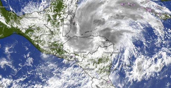 Onda tropical sale de Honduras, pero un disturbio tropical podría dejar más lluvias