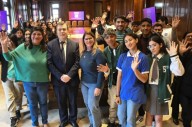 El gobernador recibió en Casa de Gobierno a alumnos de los departamentos Figueroa y Alberdi