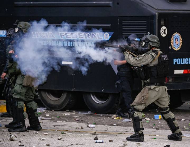 Pericia balística. Reconstruyen cómo se hizo el disparo de la Gendarmería que impactó al fotógrafo Pablo Grillo