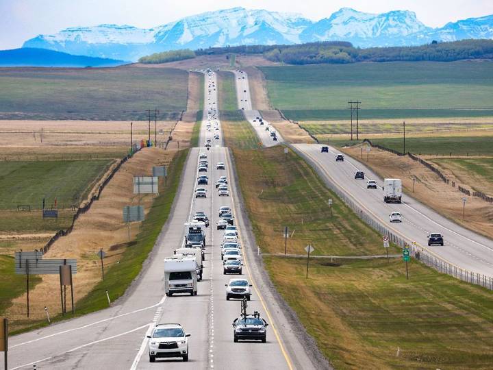 Alberta announces monetary payouts under new auto insurance model