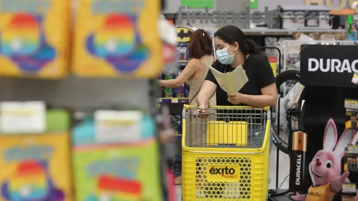 SIC sanciona a Almacenes Éxito con multa de 691 millones de pesos por vulnerar derechos del consumidor