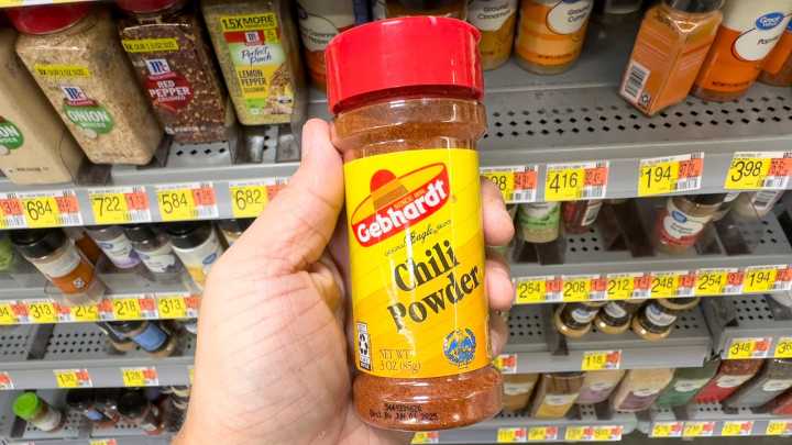 How To Repel Squirrels From Bird Feeders With One Cheap Kitchen Ingredient