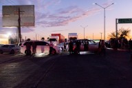 Mexicalenses bloquean carretera a Tijuana por falta de luz y altas temperaturas