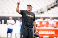 Aaron Rodgers to Make Steelers Finally Give Up as Mike Tomlin Faces Tough QB Decision Take a look at how Aaron Rodgers and the offensive coordinator Arthur Smith will blend different philosophies ente