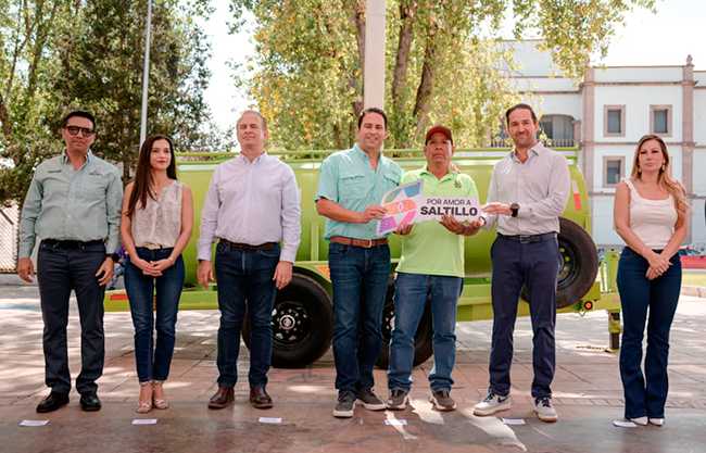 Empresarios donan pipa de agua para fortalecer abasto