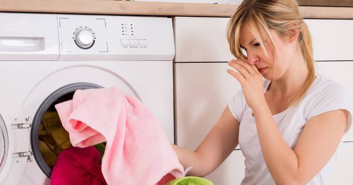 Simple 3-step cleaning hack will make smelly towels smell fresh again