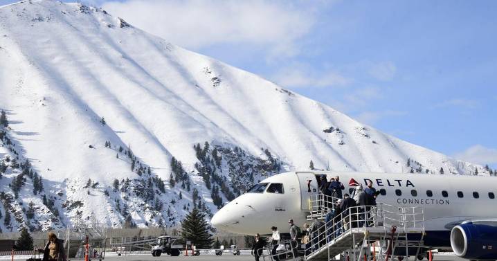 Airport leaders aim to boost passenger screening ability