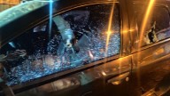 Un infernal tiroteo en Centenario dejó a un joven herido de bala en una pierna