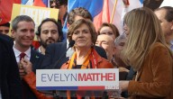 Matthei suma nuevos voceros temáticos y refuerza su equipo de campaña