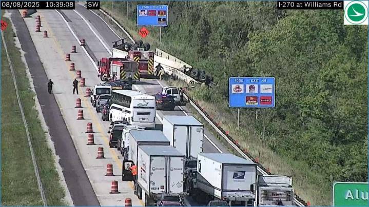 Fatal crash shuts down all lanes on I-270 South in southeast Columbus