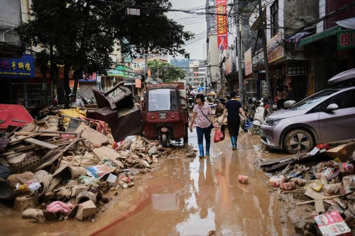 China combate brote de chikungunya con diversas medidas mientras miles caen enfermos