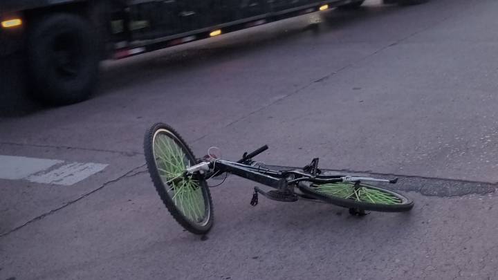 Chocaron un auto y una bicicleta en 22 de Octubre y Ameghino
