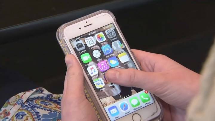 Policía de Boston emite advertencia sobre robo de celulares