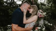 El vestido que Taylor Swift luce en las fotos de su compromiso arrasa en ventas: ¿cuál es su precio?
