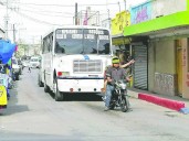 Transporte público en Monclova se ‘apaga’ antes de tiempo y miles de usuarios lo sufren