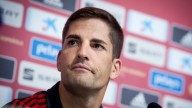 Hospitalizan al exseleccionador español Robert Moreno por una crisis en pleno partido