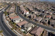 Las Vegas Valley has one of the highest foreclosure rates in the country, report says