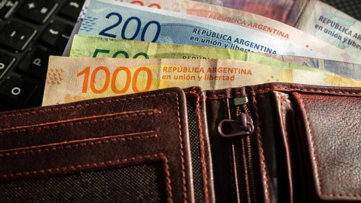 “Ajuste con estabilidad”. Sueldos como en 2023 y “boom” de monotributistas, las estrellas de un mercado estancado