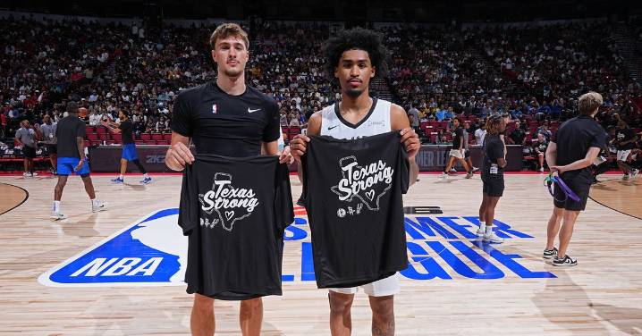 Open Thread: Texas Strong shirts benefit Hill Country flood relief