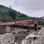Habitantes de la Mucuy Baja preocupados ante el estancado proceso de reconstrucción del puente afectado el 24 de junio