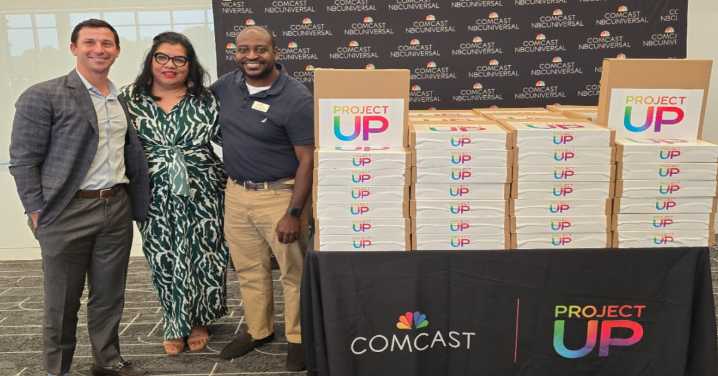 Comcast Donates 100 Laptops to Alexandria’s Summer Youth Employment Graduates