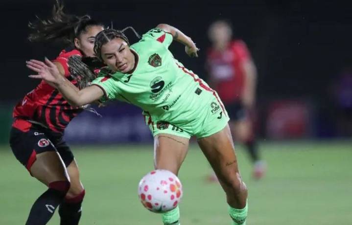 Expulsan a dos jugadoras tras pelea en partido Bravas vs Xolos