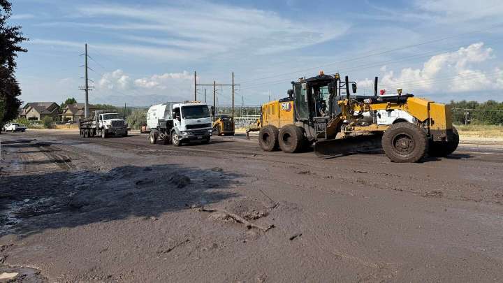 ‘Waves crashing down the mountain;’ more than 200 volunteers help with massive mudslide cleanup
