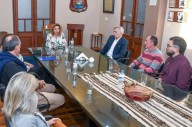 Fuentes recibió en el salón de acuerdos a comerciantes del microcentro