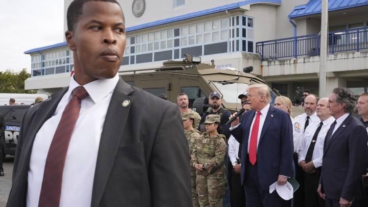 Trump delivers pizza to National Guard working on his DC crackdown