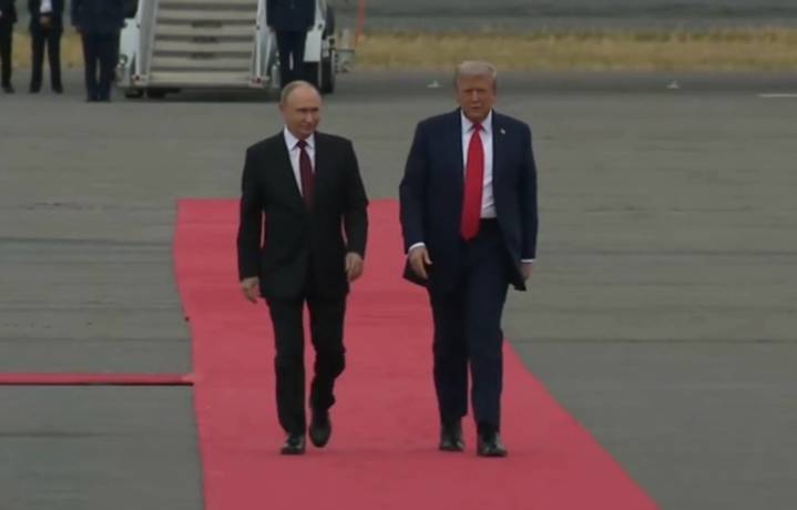 Trump y Putin ya se encuentran en Alaska para cumbre decisiva sobre Ucrania