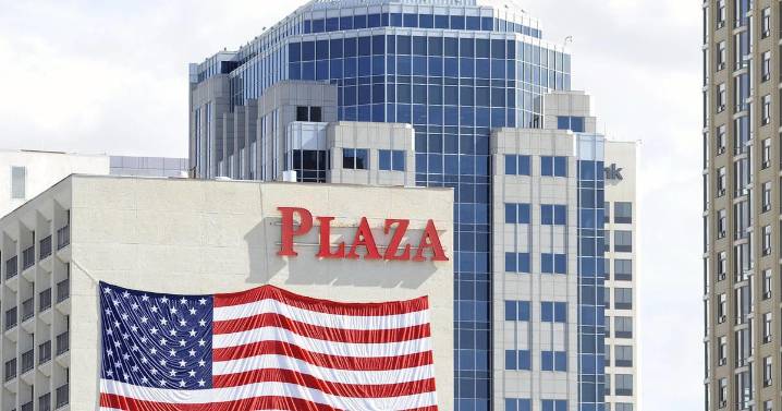 The Salt Lake Plaza Hotel to close and be demolished