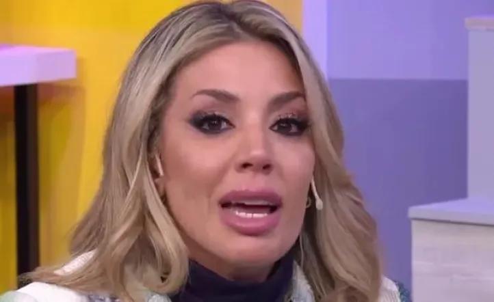 Virginia Gallardo se quebró al responder a las críticas del senador José Mayans: “No me mueve la plata”