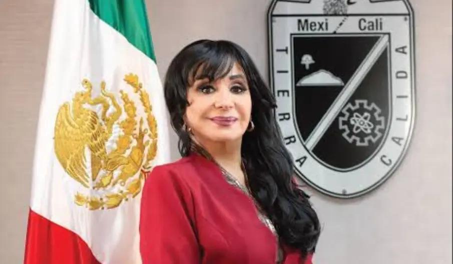 Retiran visa a esposo de alcaldesa de Mexicali al intentar cruzar por garita de Calexico