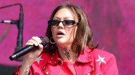 Elle King admits having 'one shot too many' before 'awful' Dolly Parton tribute