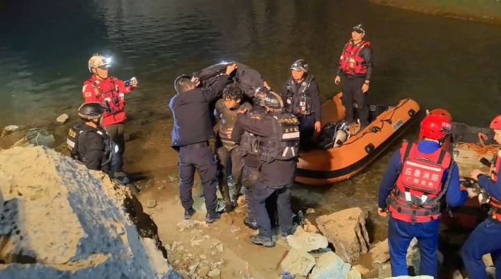Diver rescued after surviving for 5 DAYS in underwater cave.. and had incredible first request after being saved