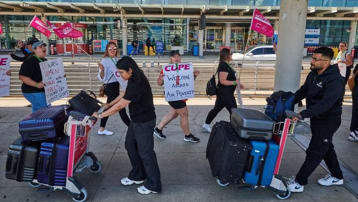 Passengers still scrambling as Air Canada flights gradually resume after strike ends