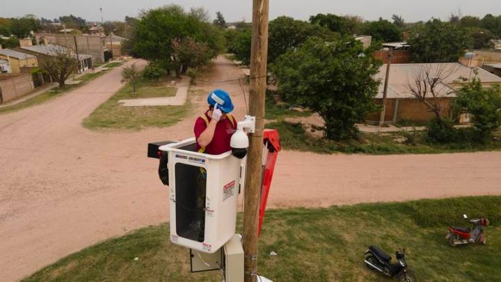 Avanzan con la ampliación de la red de fibra óptica e instalación de cámaras de seguridad