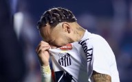 Neymar da explicaciones a radicales de Santos por malos resultados