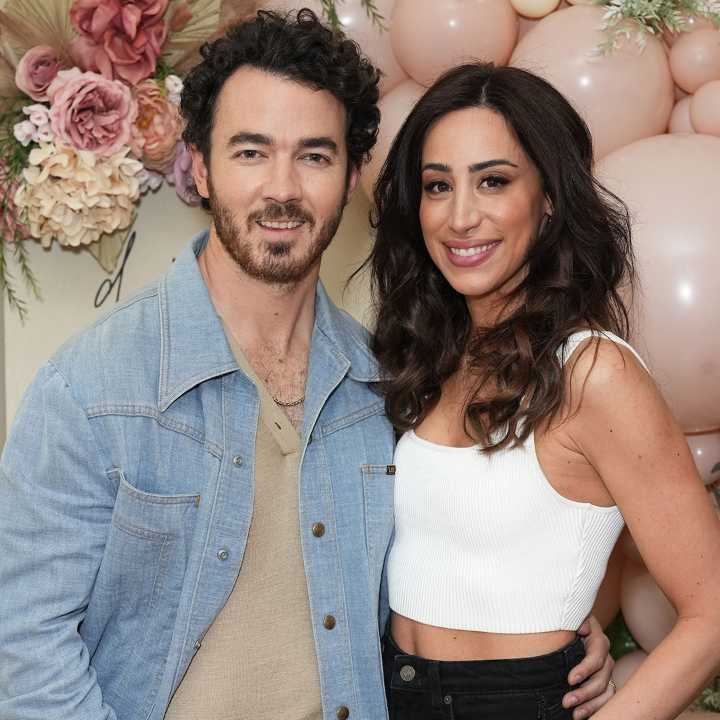 Kevin Jonas Solo Performance Brings Danielle Jonas to Tears
