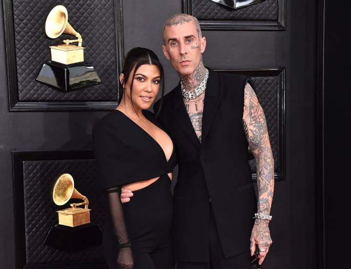 Kourtney Kardashian responde a las críticas por llevar a su hijo sin salvavidas en un bote