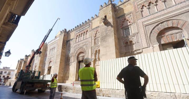 La Policía Local activa un plan de tráfico especial en el entorno de la Mezquita-Catedral para facilitar la rehabilitación del monumento