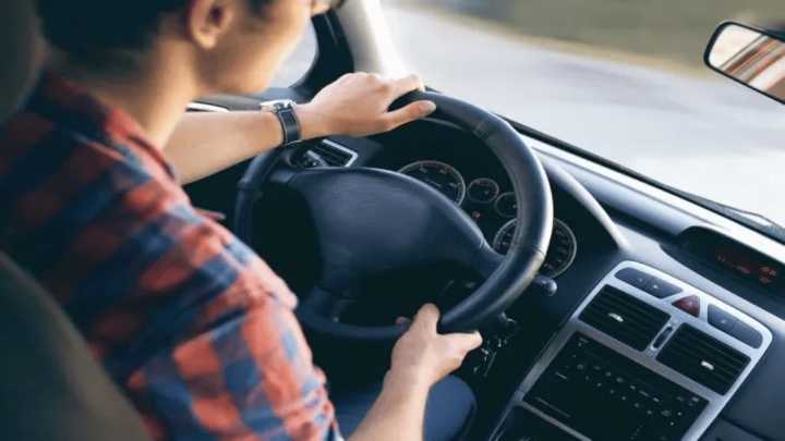 Licencia de conducir: la medida que obliga a un grupo a rendir nuevamente el examen de manejo