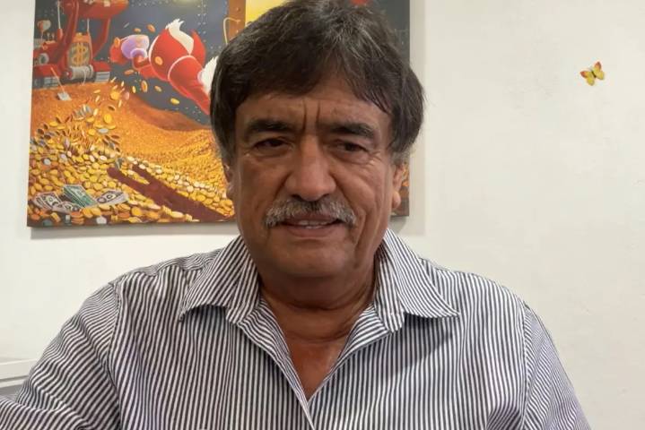 Óscar Leggs anuncia su regreso a la política