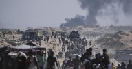 Fuerzas israelíes matan a tiros a 4 palestinos que buscaban comida, según testigos