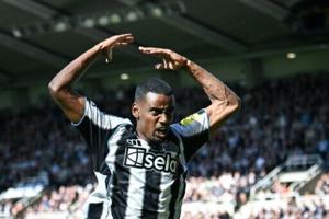 Newcastle host Liverpool amid Isak stand
