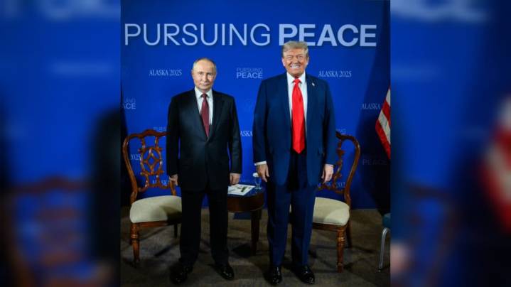 (+Video) Reencuentro histórico: Putin y Trump se ven las caras 6 años después