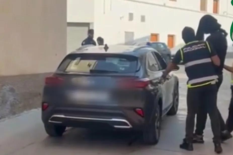 Dos detenidos en Lleida vinculados al terrorismo yihadista: difundían contenido del Daesh y pretendían desplazarse a zonas de conflicto