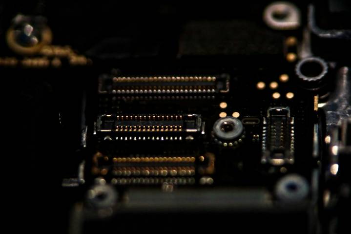 Trump impone aranceles del 100% a chips y semiconductores extranjeros