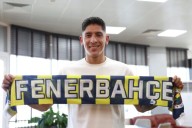 Fenerbahçe anuncia fichaje de Edson Álvarez; será dirigido por José Mourinho